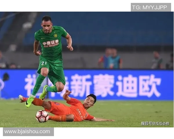 2014年国安与恒大巅峰对决回顾：激情四溢的足球盛宴与历史瞬间