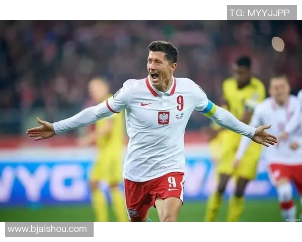 莱万回归诺坎普引发争议拜仁球迷怒斥其背叛与忘恩负义